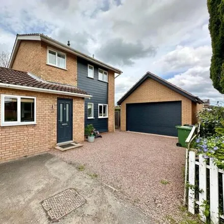 Buy this 3 bed house on Doncaster Avenue in Hereford, HR4 9TE