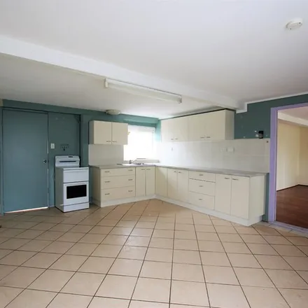 Image 2 - Nerine Street, Kingston QLD 4114, Australia - Apartment for rent