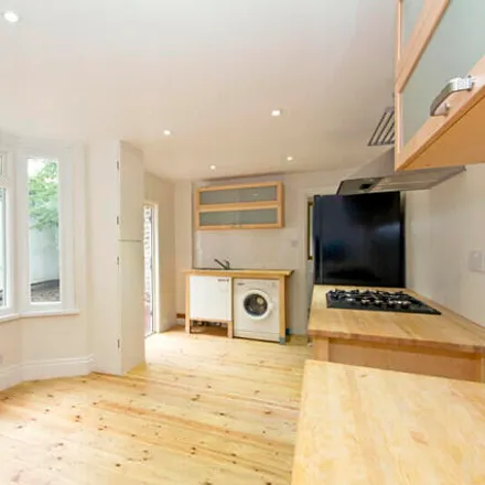 Image 6 - 448 Merton Road, London, SW18 5LA, United Kingdom - Apartment for rent