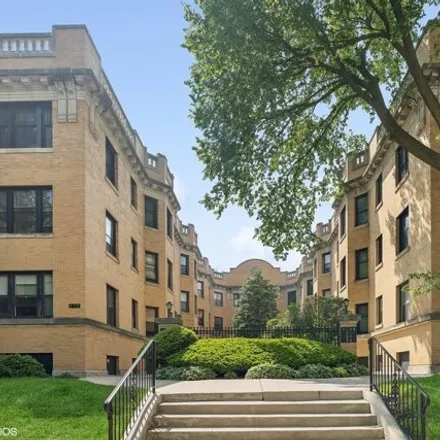 Buy this 3 bed condo on 4816-4822 South Dorchester Avenue in Chicago, IL 60615