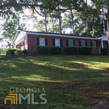 Buy this 3 bed house on 402 Briarcliff Road in Dublin, GA 31021