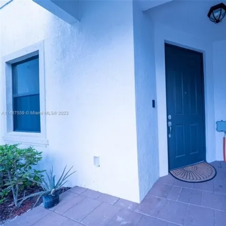 Image 3 - 10613 West 33rd Way, Hialeah, FL 33018, USA - Townhouse for rent