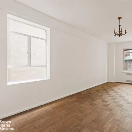 Image 6 - 880 FIFTH AVENUE 6K in New York - Townhouse for sale