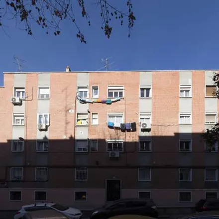 Rent this 3 bed apartment on Madrid in Colegio Nuestra Señora de la Estrella, Calle de la Sierra de Cazalla