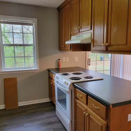 Rent this 3 bed apartment on 6205 Sweetgum Trail in Woodbridge, Hall County