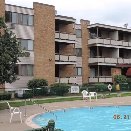 Buy this 2 bed condo on 152 Bull Hill Lane in West Haven, CT 06516