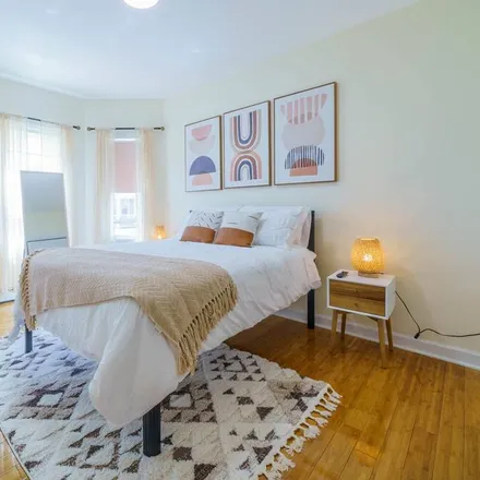 Rent this 3 bed condo on Boston
