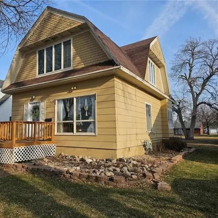 Image 2 - 175 8th Street Southwest, Pipestone, MN 56164, USA - House for sale