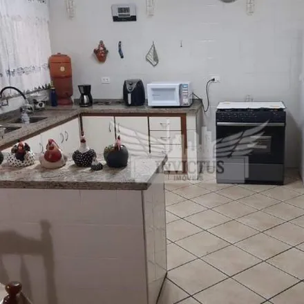 Buy this 4 bed house on Rua General Góes Monteiro in Vila Scarpelli, Santo André - SP