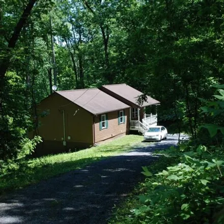 Buy this 3 bed house on 255 Bloodroot Road in Shenandoah Farms, Warren County