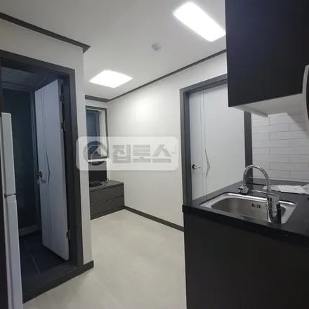 Rent this 1 bed apartment on 서울특별시 관악구 봉천동 895-4