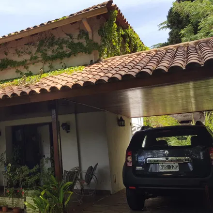 Buy this studio house on Intendente Ferrari 482 in Adrogué, Argentina