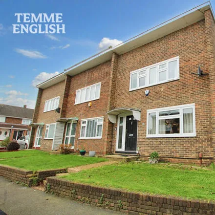 Buy this 3 bed townhouse on Ardleigh in Basildon, SS16 5RB