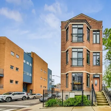 Buy this 4 bed condo on 1501 West Augusta Boulevard in Chicago, IL 60642