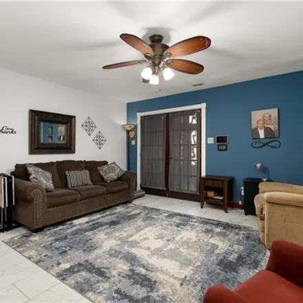 Image 7 - 2742 North 6th Street, Bryan's Addition Colonia, McAllen, TX 78501, USA - House for sale