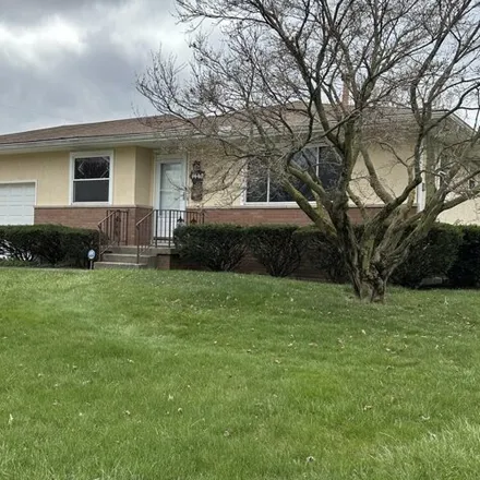 Rent this 3 bed house on 1457 Fairgate Place in Columbus, OH 43206