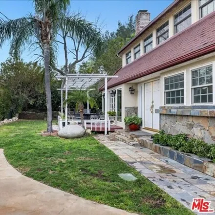 Image 2 - 17218 Midwood Drive, Los Angeles, CA 91344, USA - House for sale