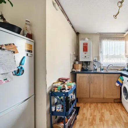 Image 2 - Shearwater Court, Abinger Grove, London, SE8 5PS, United Kingdom - Room for rent