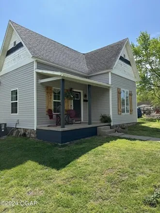 Image 2 - 114 West Hannum Street, Carterville, Jasper County, MO 64835, USA - House for sale
