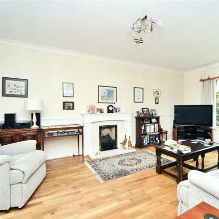 Image 3 - The Maples, Banstead, SM7 3QZ, United Kingdom - House for sale
