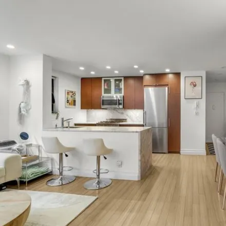 Image 3 - 82 Irving Place, New York, NY 10003, USA - Apartment for sale