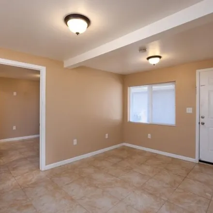 Image 7 - 2501 West Belmont Avenue, Phoenix, AZ 85051, USA - Apartment for rent
