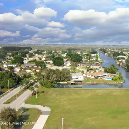 Buy this studio house on 1798 North Courtenay Parkway in Brevard County, FL 32953