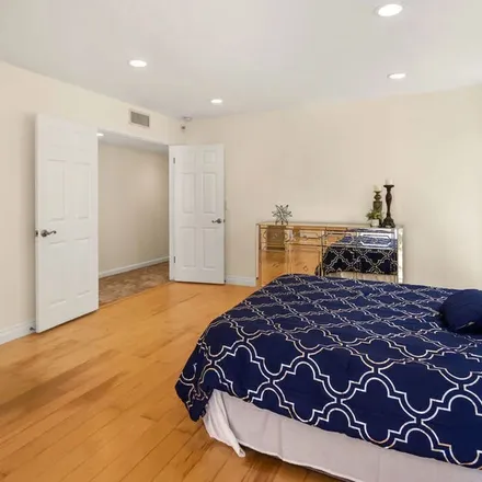 Image 9 - Rosy Circle, Los Angeles, CA 90066, USA - Apartment for rent