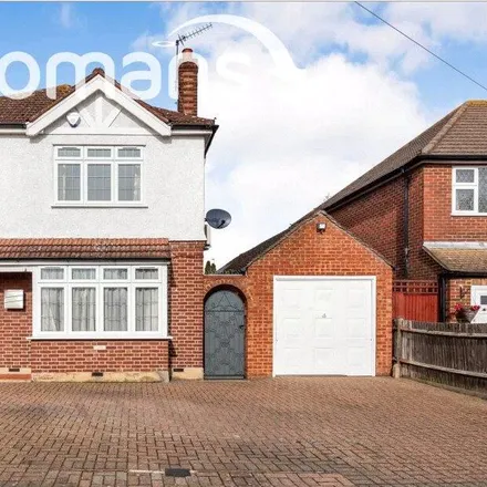 Rent this 4 bed house on Kenilworth Road in Ashford, TW15 3DS