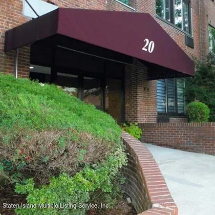 Buy this 2 bed apartment on 20 Bay Street Landing in New York, NY 10301