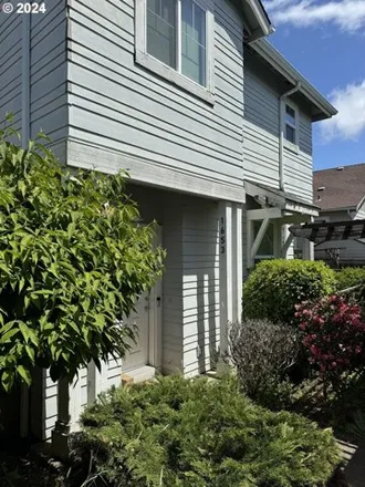 Buy this 3 bed house on 1653 Hamlet Lane in Eugene, OR 97402