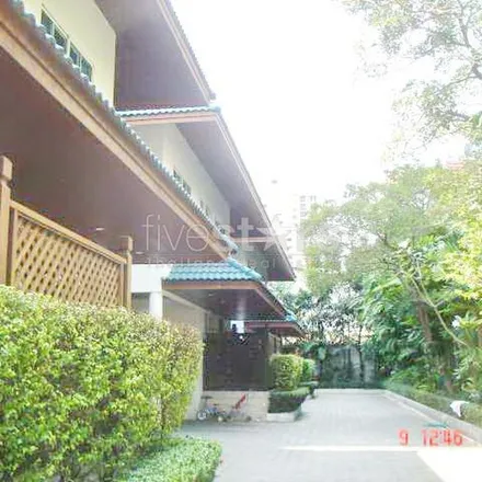 Rent this 4 bed apartment on The Alcove Thonglor 10 in Soi Sukhumvit 63, Vadhana District
