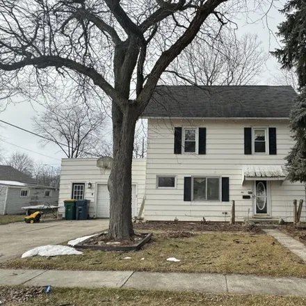 Buy this 4 bed house on 467 East Johnson Street in Fond du Lac, WI 54935
