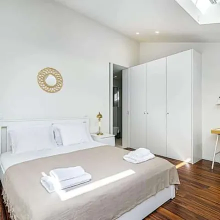 Rent this 1 bed apartment on Escola de Comércio do Porto in Rua do Rosário, 4050-369 Porto