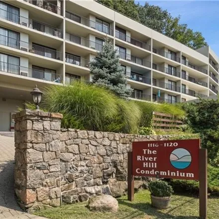 Buy this 1 bed condo on 1116 Warburton Ave Apt 2M in Yonkers, New York