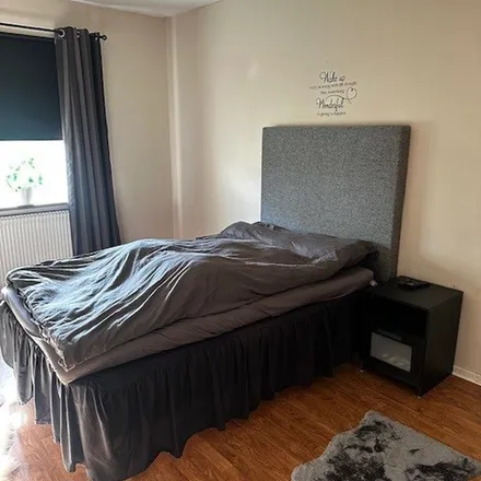 Rent this 3 bed apartment on Allégatan in 264 80 Klippan, Sweden