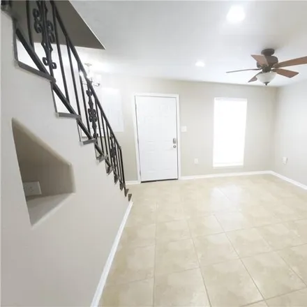 Image 3 - 7844 North Coronet Court, New Orleans, LA 70126, USA - Townhouse for rent
