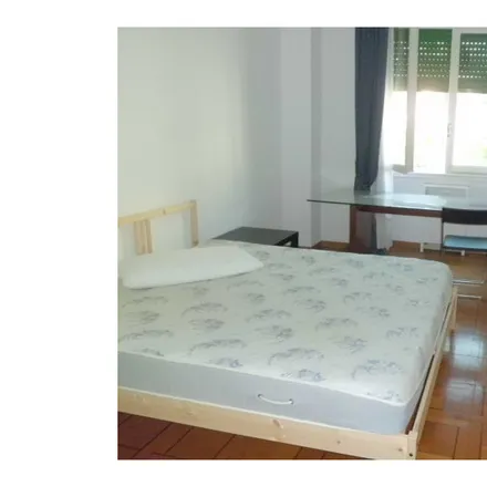 Rent this 6 bed room on El pan d'na volta in Viale Monte Nero 46, 20135 Milan MI