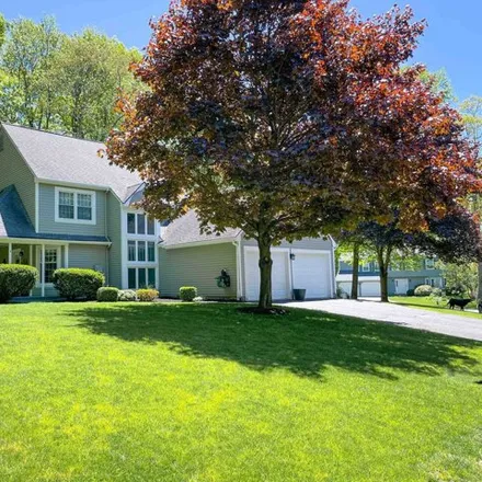 Buy this 3 bed house on 4 Green Wood Lane in Farmington, CT 06085