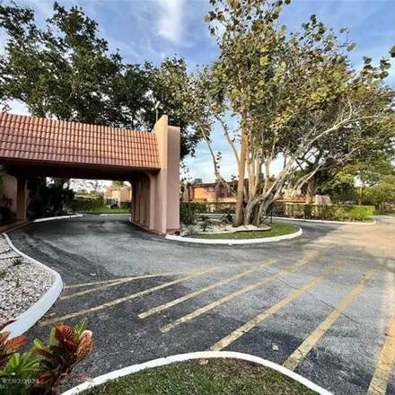 Buy this 3 bed condo on 99 North Valencia Drive in Pine Island, FL 33324