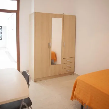Image 8 - Calle Encarnación, 11002 Cádiz, Spain - Apartment for rent