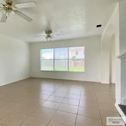 Image 2 - 2826 Foxtail Palm, Harlingen, TX 78552, USA - House for sale