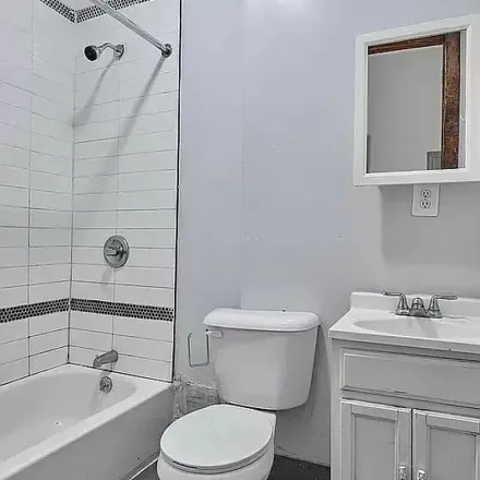 Image 2 - 886 Flushing Avenue, New York, NY 11206, USA - Apartment for rent