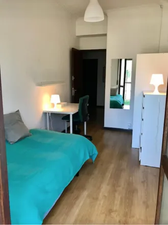 Rent this 4 bed room on Instituto da Habitação e Reabilitação Urbana in Rua Eduardo Malta, 1070-060 Lisbon