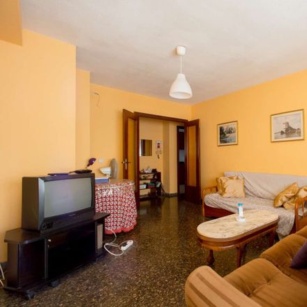Rent this 1 bed room on Carrer de Mariano de Cavia in 46014 València, Valencia