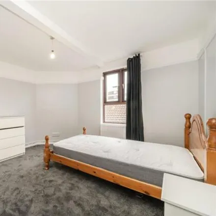 Image 1 - Kintyre Court, Brixton Hill Place, London, SW2 1HF, United Kingdom - Room for rent