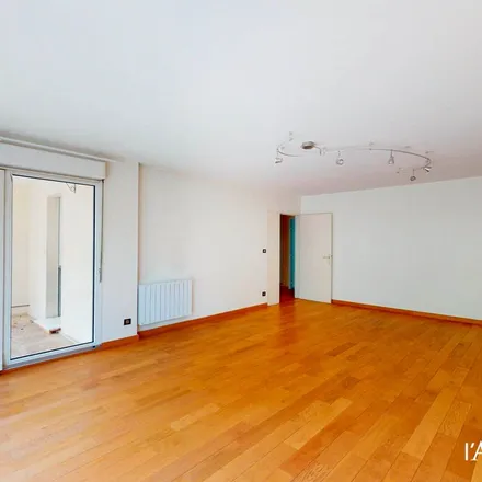 Rent this 3 bed apartment on École des officiers de la Gendarmerie nationale in Avenue du 13e Dragons, 77000 Melun