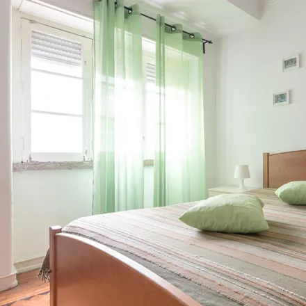 Rent this 5 bed room on Xenos_Barber in Rua do Arco do Carvalhão, 1070-219 Lisbon