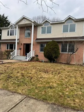 Buy this 6 bed house on 11 Cynthia Court in Village of Hempstead, NY 11550