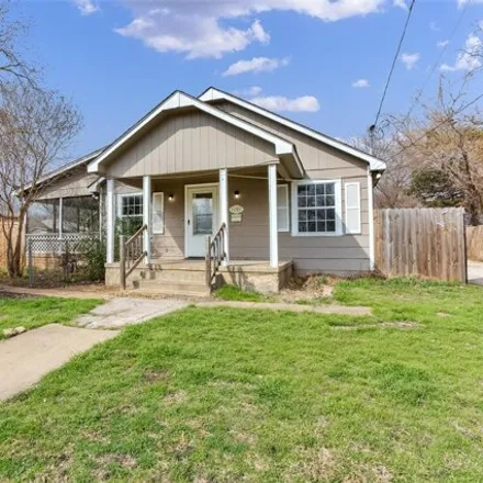 Buy this 4 bed house on 1125 East King Street in Sherman, TX 75090